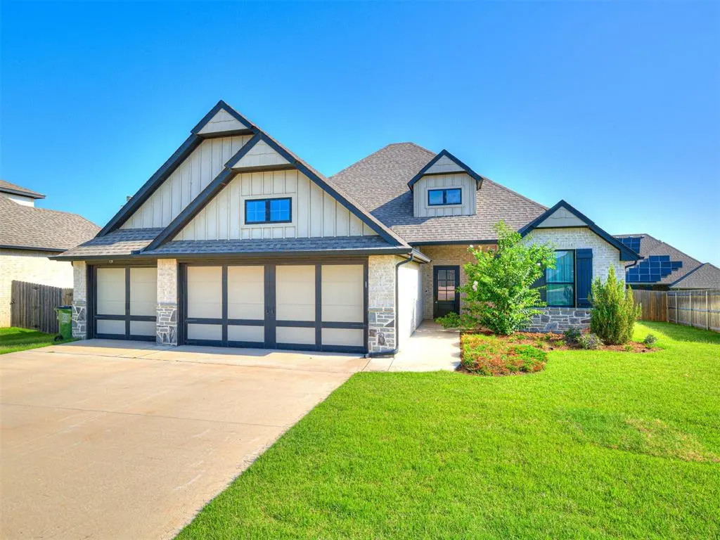 Photo 2 — 4305 NW 156th Place, Edmond, OK 73013