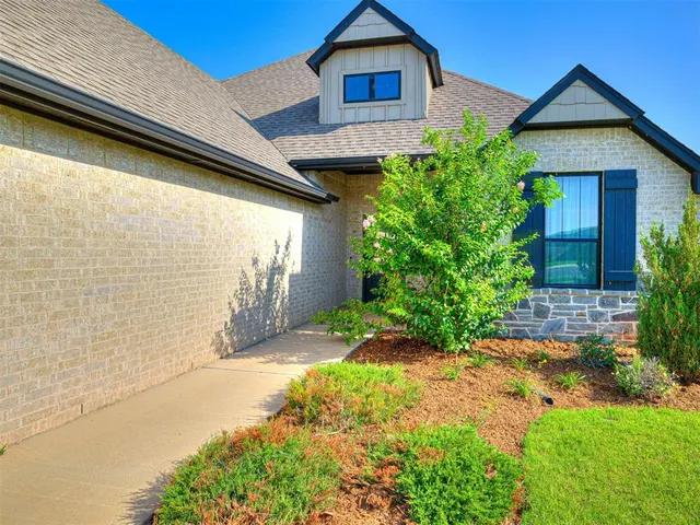 Photo 3 — 4305 NW 156th Place, Edmond, OK 73013