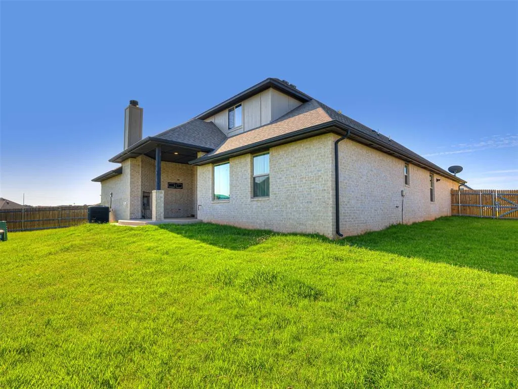 Photo 4 — 4305 NW 156th Place, Edmond, OK 73013