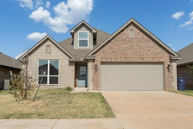Photo 2 — 18340 Autumn Grove Drive, Edmond, OK 73012