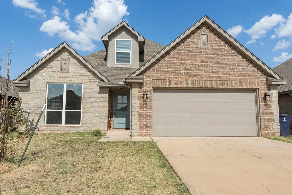 Photo 3 — 18340 Autumn Grove Drive, Edmond, OK 73012