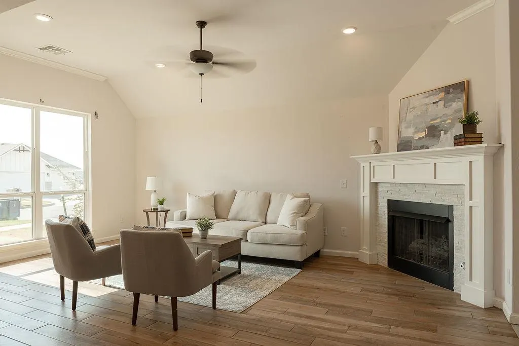Photo 4 — 18340 Autumn Grove Drive, Edmond, OK 73012