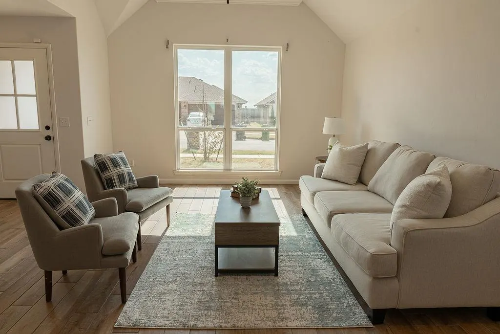 Photo 5 — 18340 Autumn Grove Drive, Edmond, OK 73012