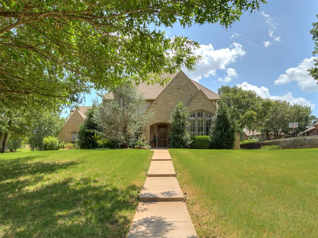 Front exterior — 1956 Ella Court, Edmond, OK 73034