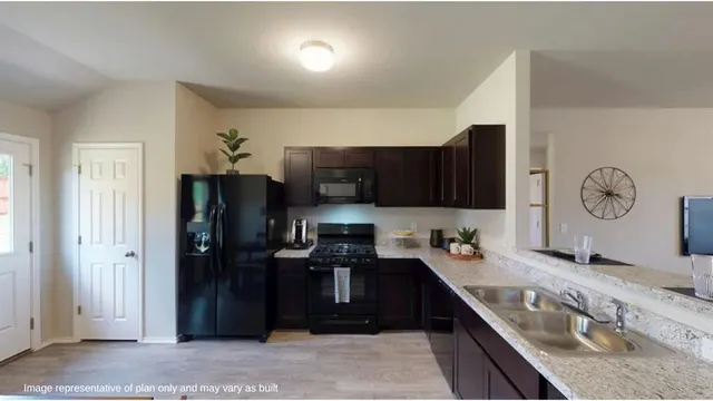 Photo 3 — 504 Creek Side Circle, Noble, OK 73068