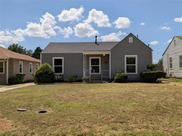 Photo 3 — 422 S 9th Street, Yukon, OK 73099