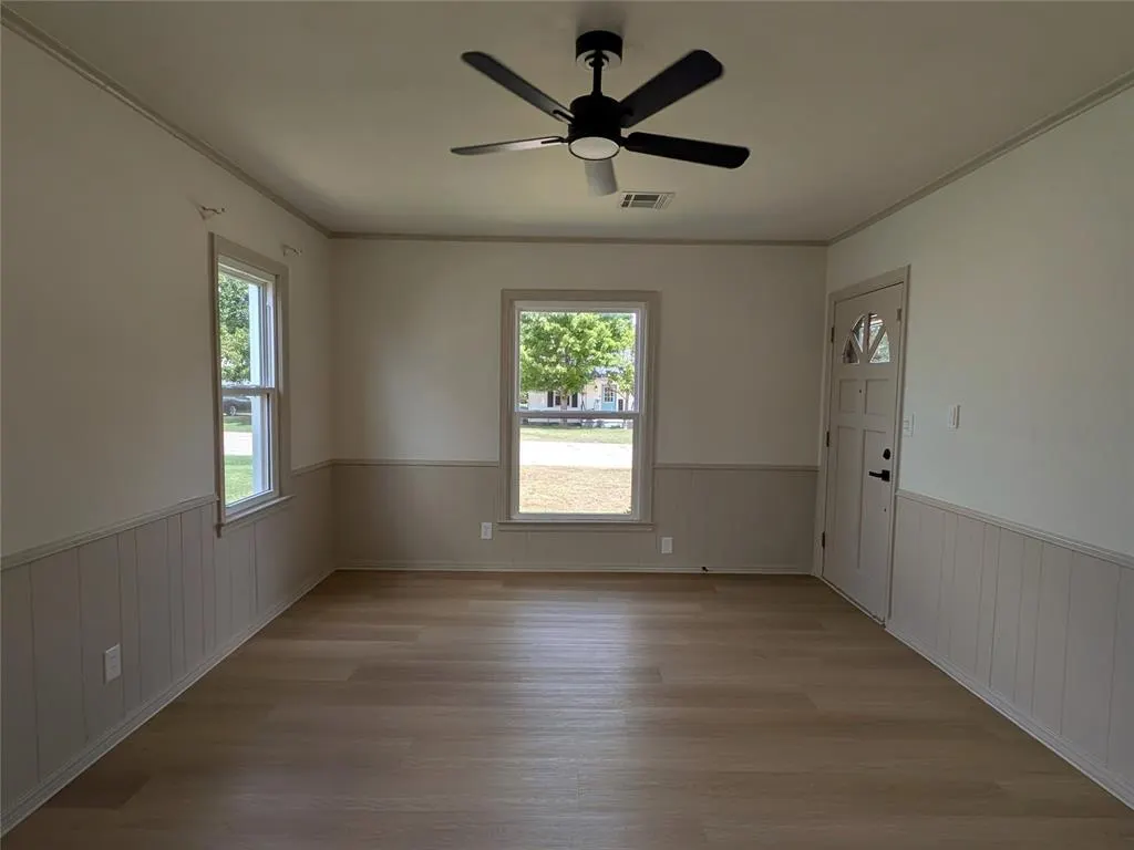 Photo 7 — 422 S 9th Street, Yukon, OK 73099