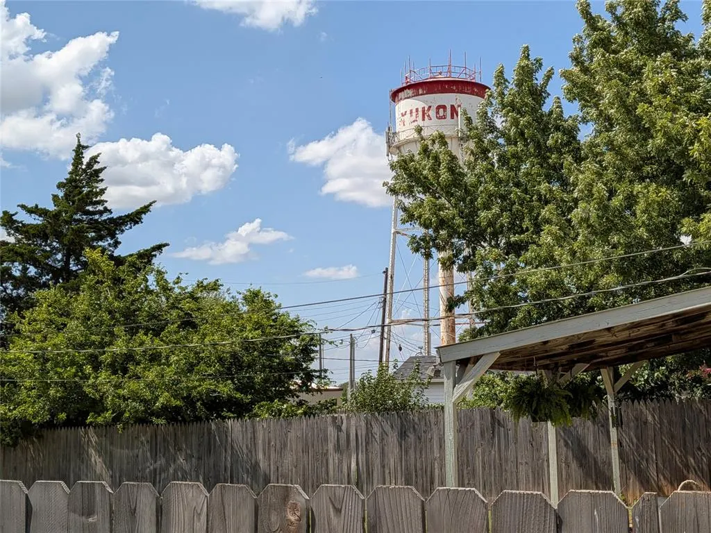Photo 12 — 422 S 9th Street, Yukon, OK 73099