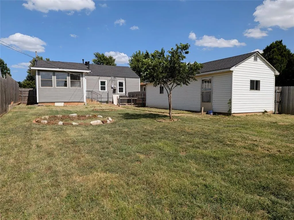 Photo 29 — 422 S 9th Street, Yukon, OK 73099