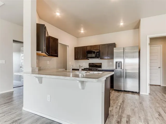 Photo 4 — 9500 Saddle Drive, Yukon, OK 73099
