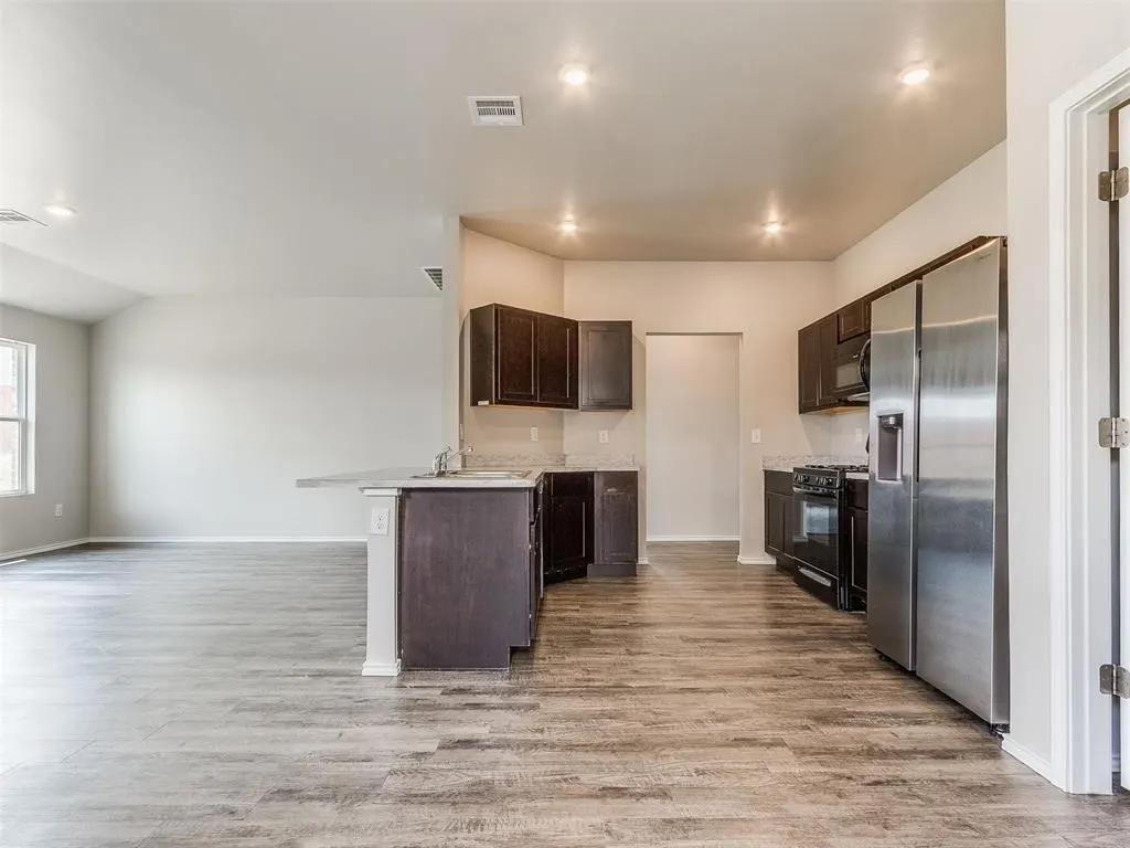 Photo 11 — 9500 Saddle Drive, Yukon, OK 73099