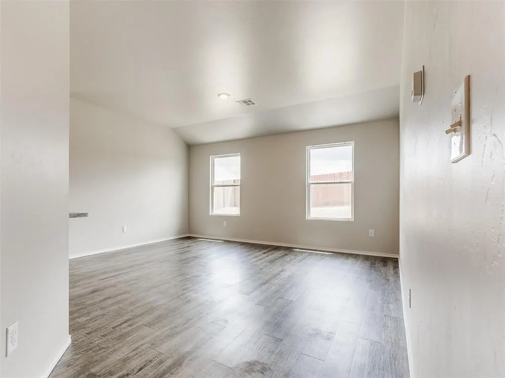 Photo 15 — 9500 Saddle Drive, Yukon, OK 73099