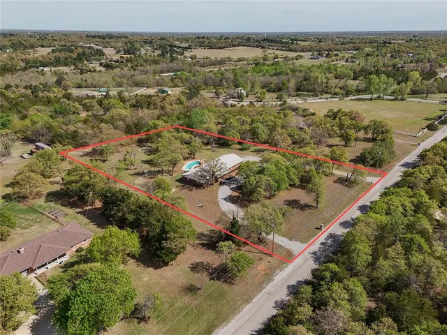 Photo 5 — 1172 Woodcrest Drive, Harrah, OK 73045