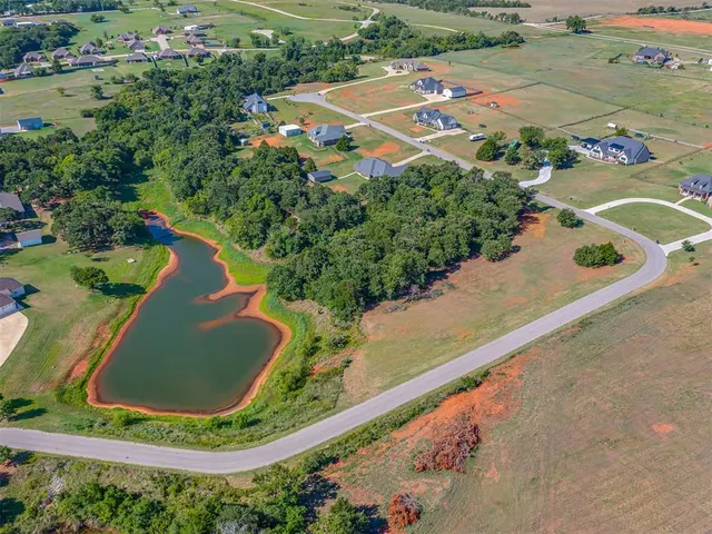 Photo 2 — 2734 Hidden Lane, Blanchard, OK 73010
