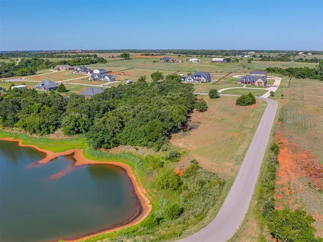 Photo 5 — 2734 Hidden Lane, Blanchard, OK 73010