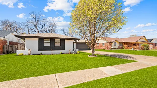 Photo 6 — 8005 S Youngs Boulevard, Oklahoma City, OK 73159