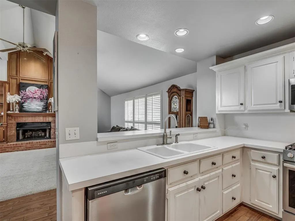 Photo 12 — 4108 Wood Castle Street, Norman, OK 73072