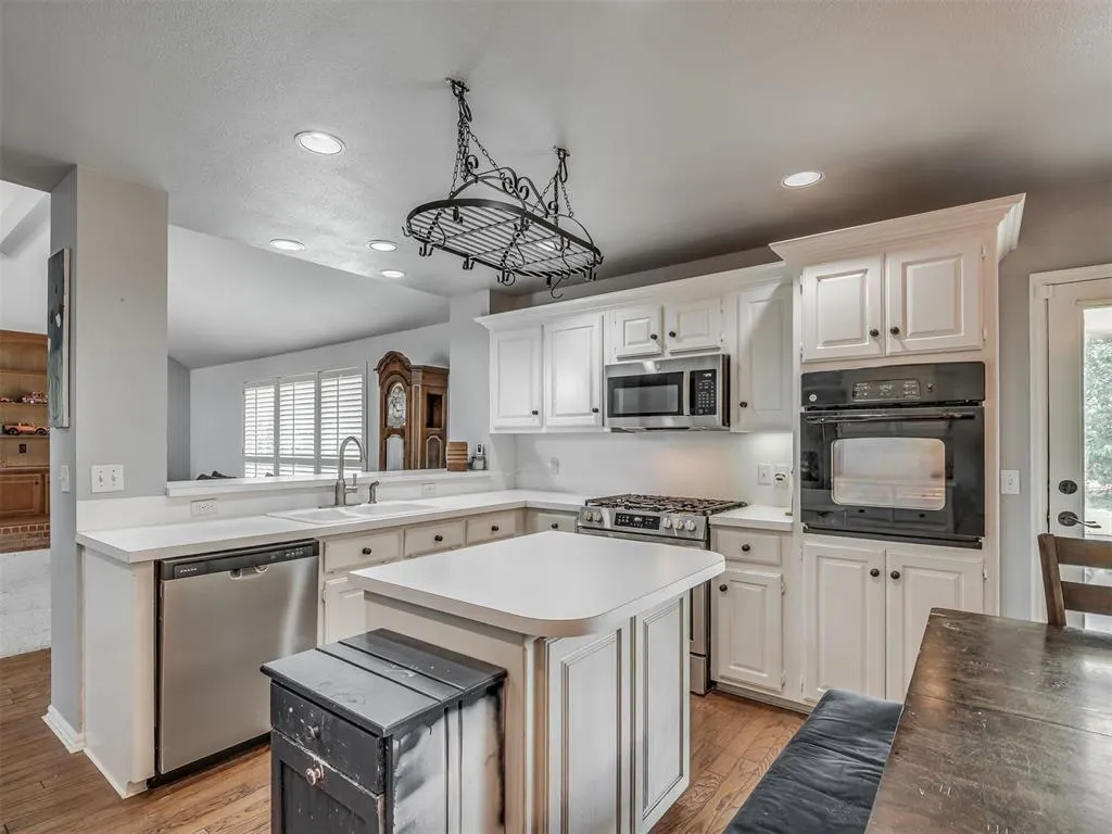 Photo 13 — 4108 Wood Castle Street, Norman, OK 73072
