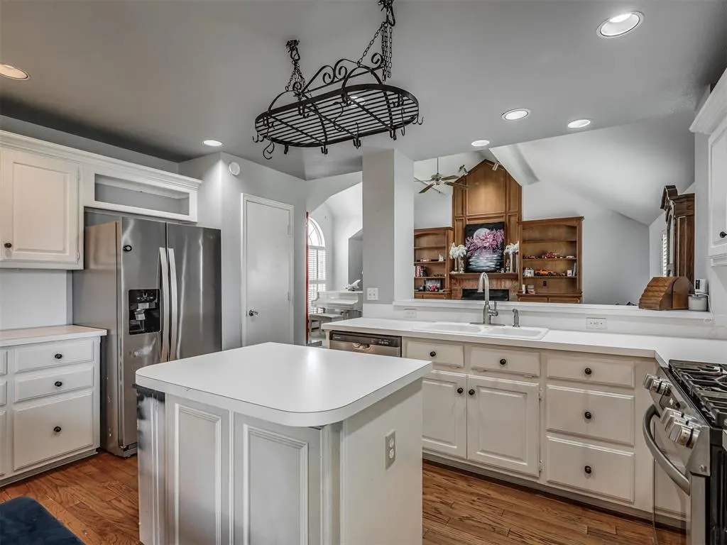 Photo 14 — 4108 Wood Castle Street, Norman, OK 73072