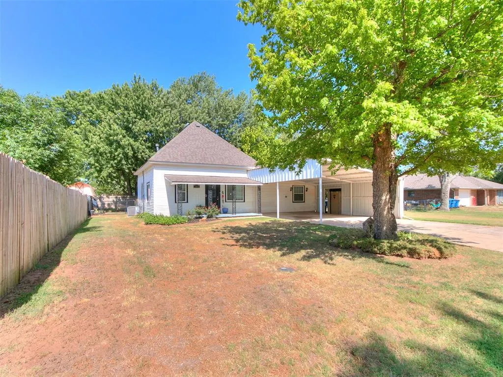 Photo 4 — 305 SE 1st Street, Tuttle, OK 73089
