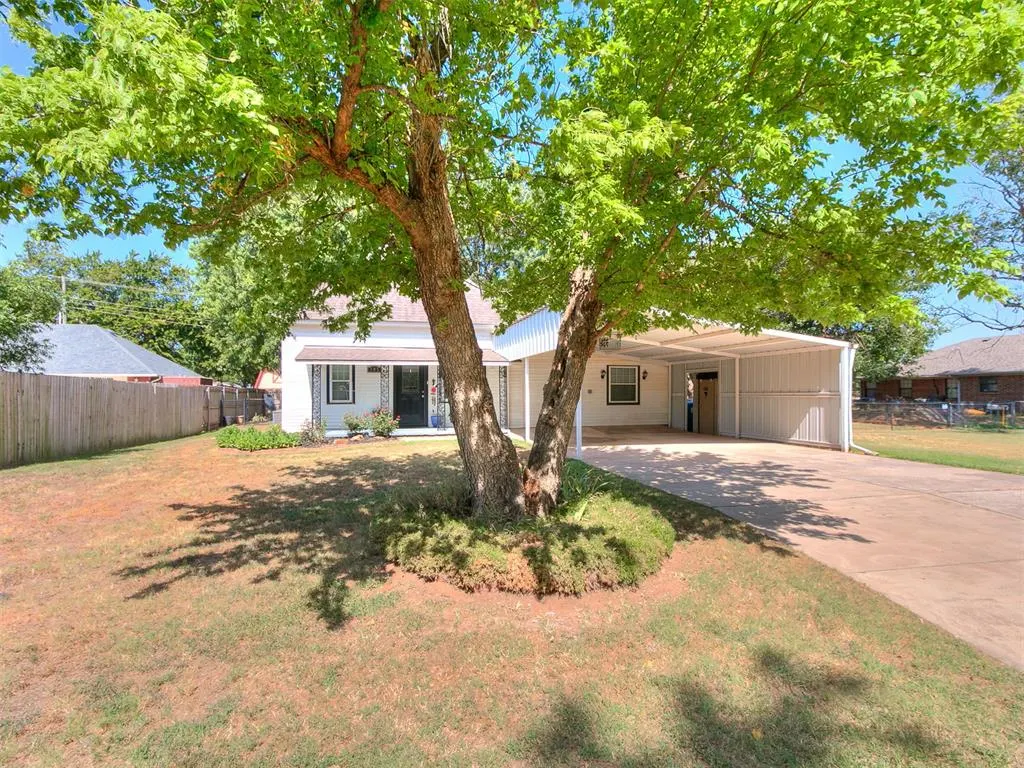 Photo 5 — 305 SE 1st Street, Tuttle, OK 73089