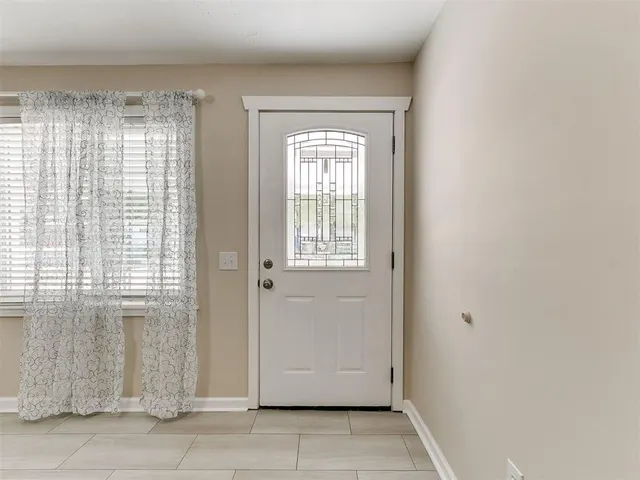 Photo 6 — 305 SE 1st Street, Tuttle, OK 73089