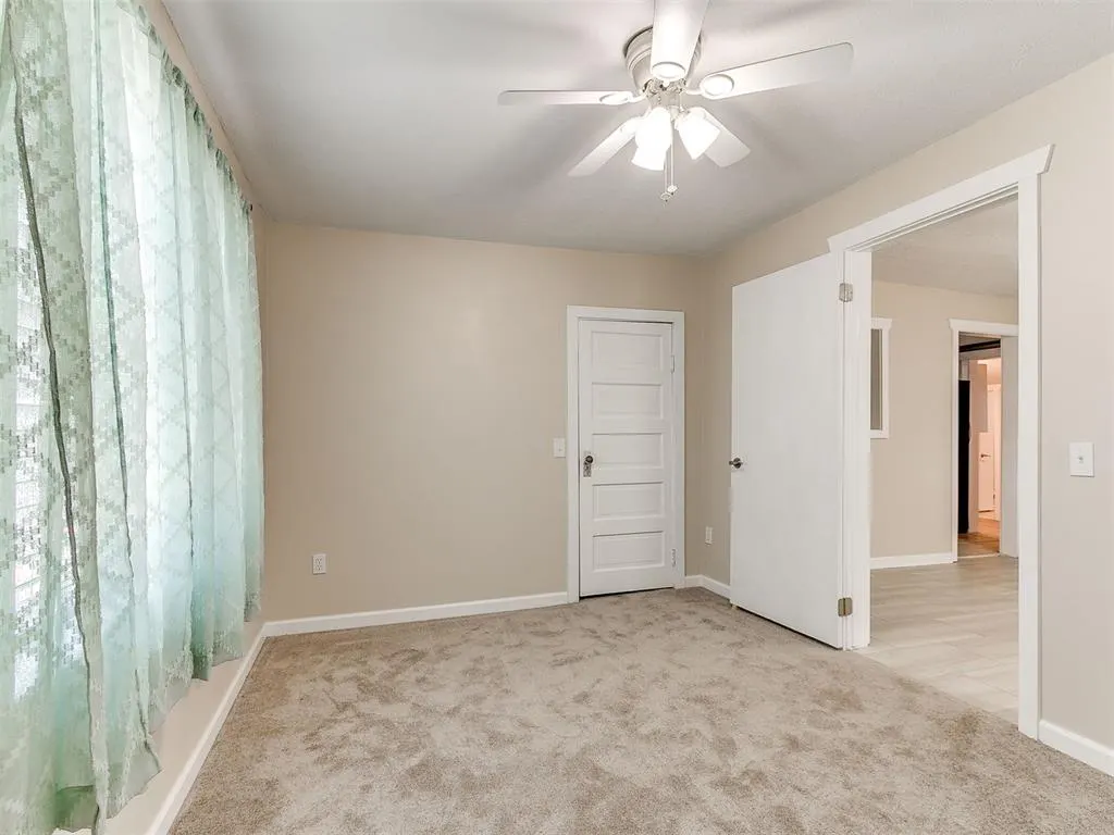 Photo 11 — 305 SE 1st Street, Tuttle, OK 73089