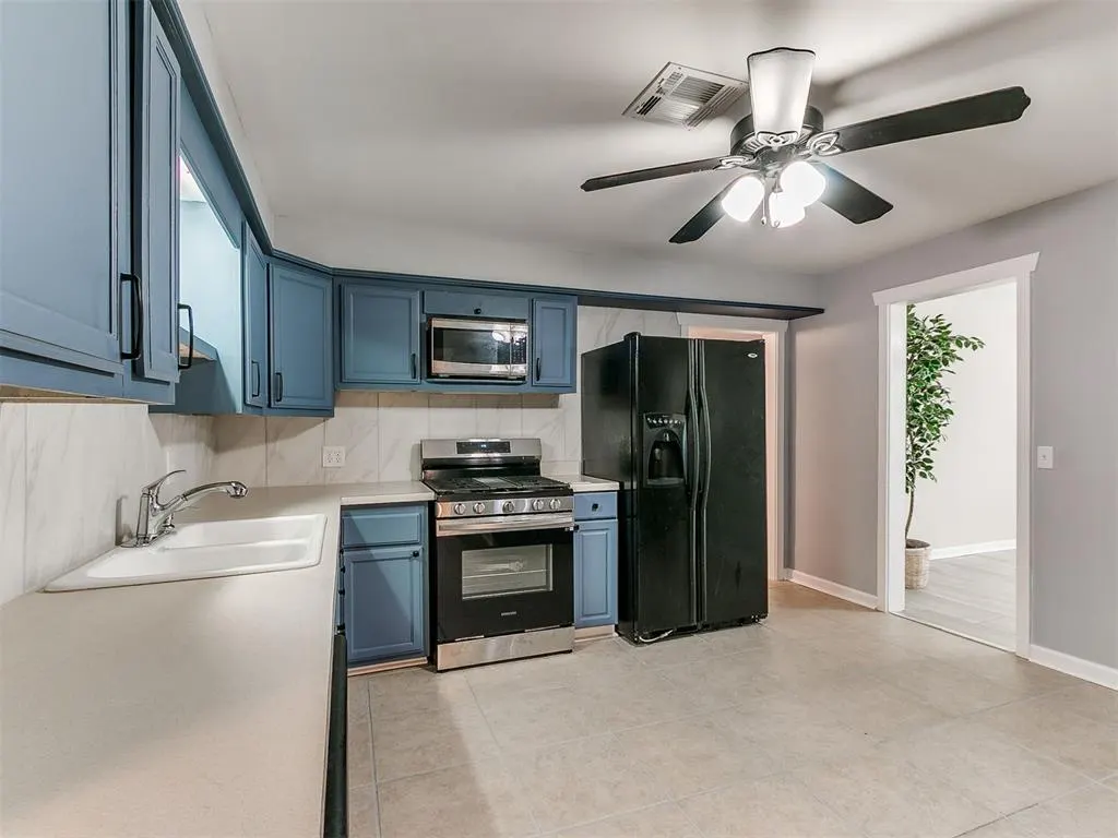 Photo 15 — 305 SE 1st Street, Tuttle, OK 73089