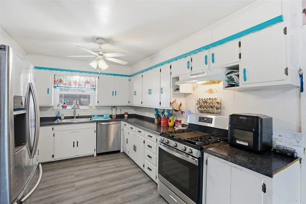 Photo 11 — 523 N 2nd Avenue, Stroud, OK 74079