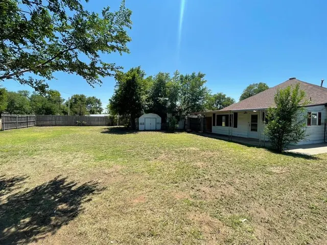 Photo 3 — 502 N Avenue B, Beaver, OK 73932