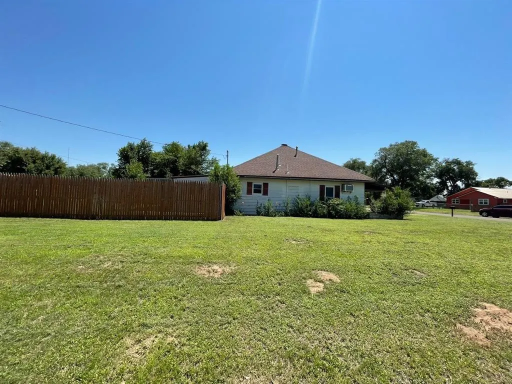 Photo 5 — 502 N Avenue B, Beaver, OK 73932
