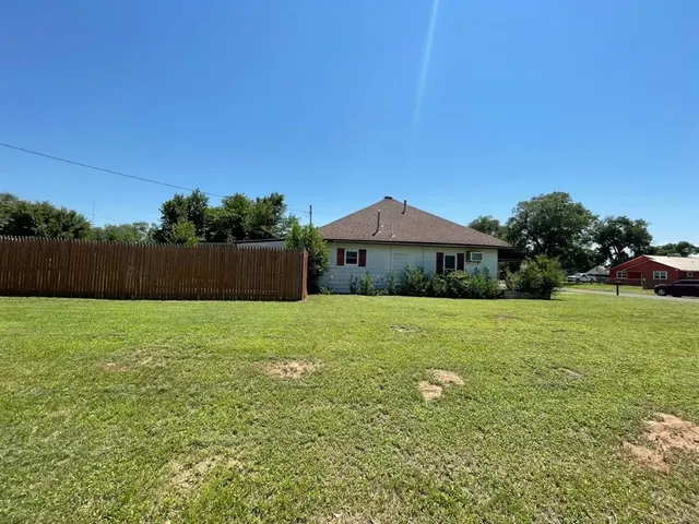 Photo 5 — 502 N Avenue B, Beaver, OK 73932