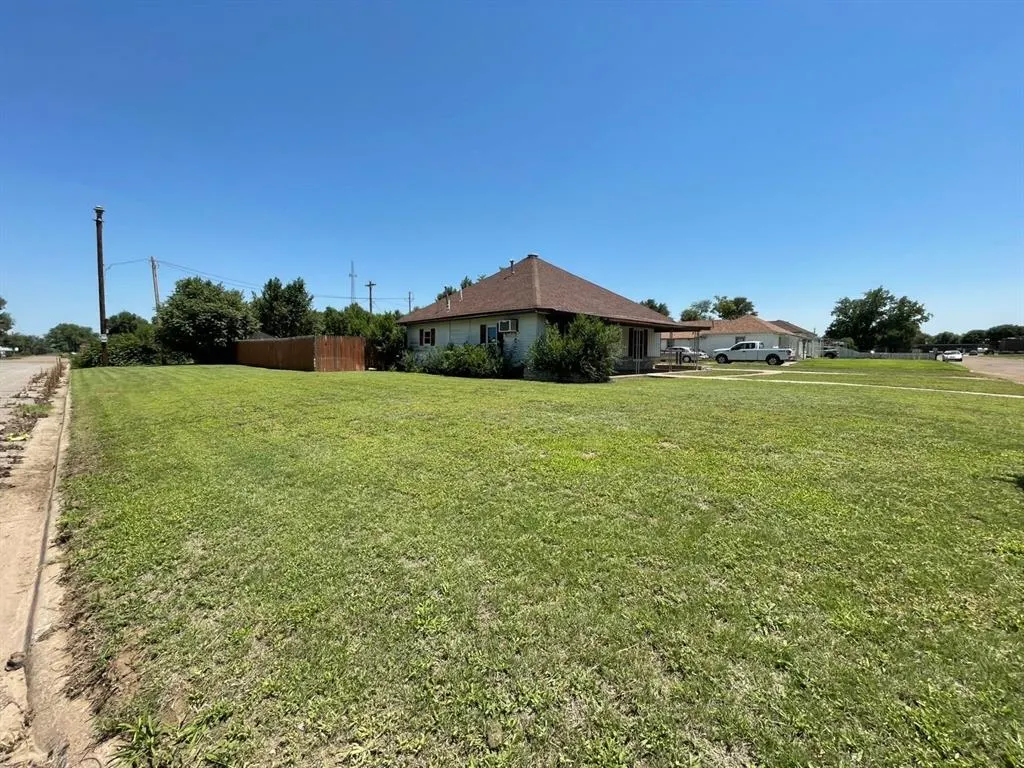 Photo 6 — 502 N Avenue B, Beaver, OK 73932