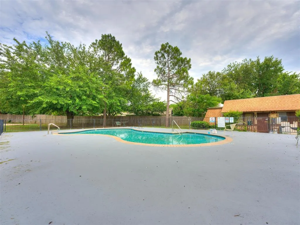 Photo 25 — 401 SE 12th Avenue 208, Norman, OK 73071