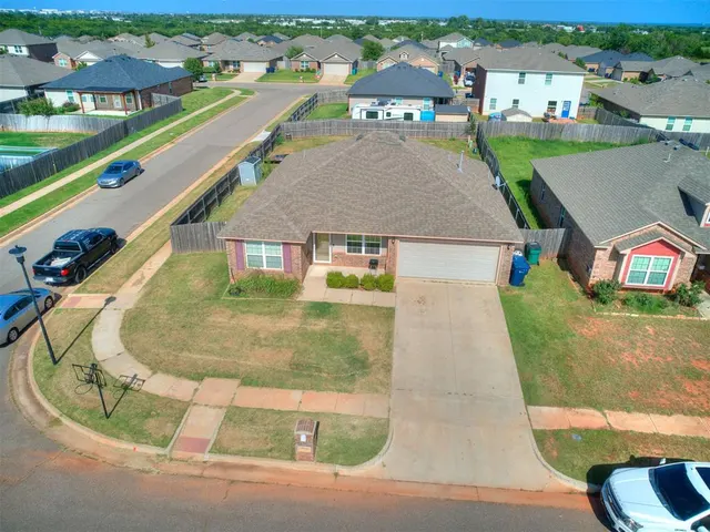 Photo 3 — 9636 Emilie Grace Lane, Moore, OK 73160