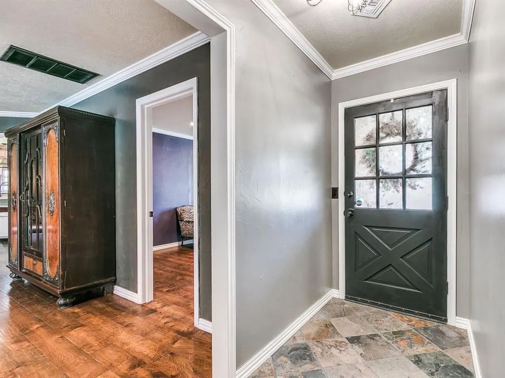 Photo 5 — 2601 Chateau Drive, Norman, OK 73069