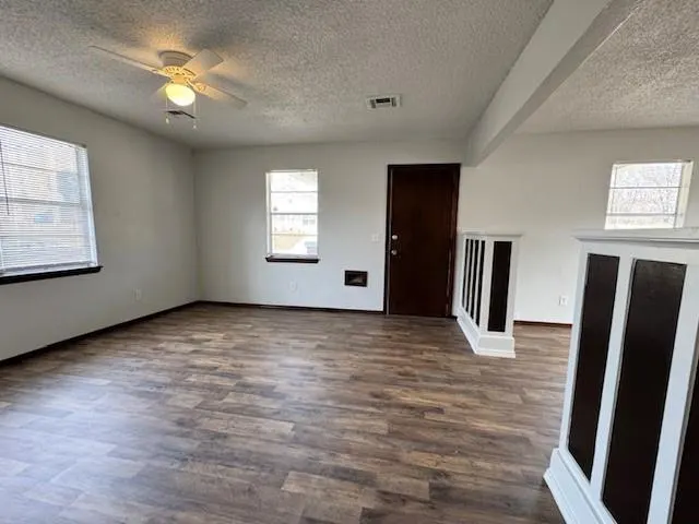 Photo 4 — 1410 NE 11th Street, Oklahoma City, OK 73117