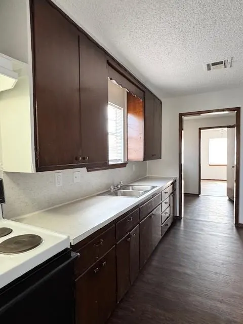 Photo 9 — 1410 NE 11th Street, Oklahoma City, OK 73117