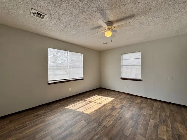 Photo 14 — 1410 NE 11th Street, Oklahoma City, OK 73117