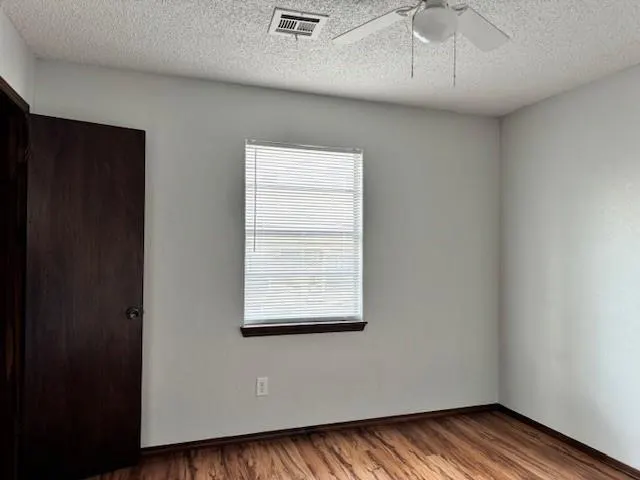 Photo 17 — 1410 NE 11th Street, Oklahoma City, OK 73117