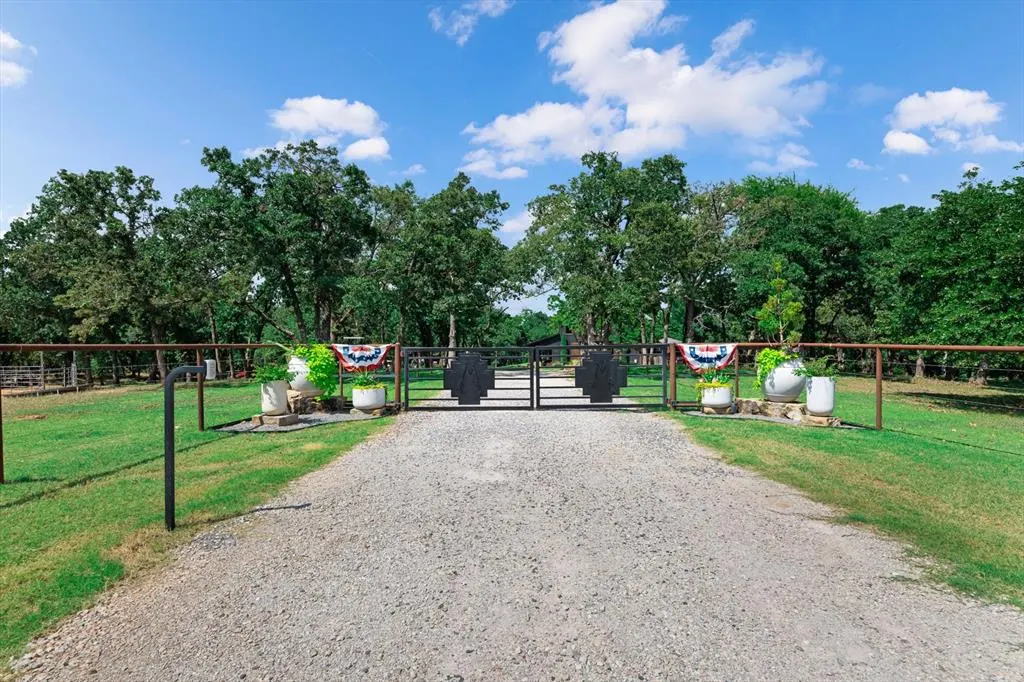 Photo 3 — 21300 N Hiwassee Road, Arcadia, OK 73007