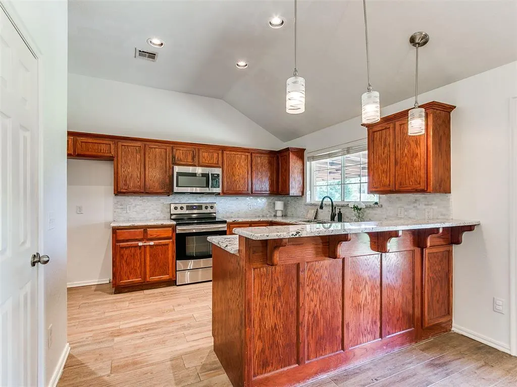 Photo 11 — 16104 Cantera Creek Drive, Edmond, OK 73013