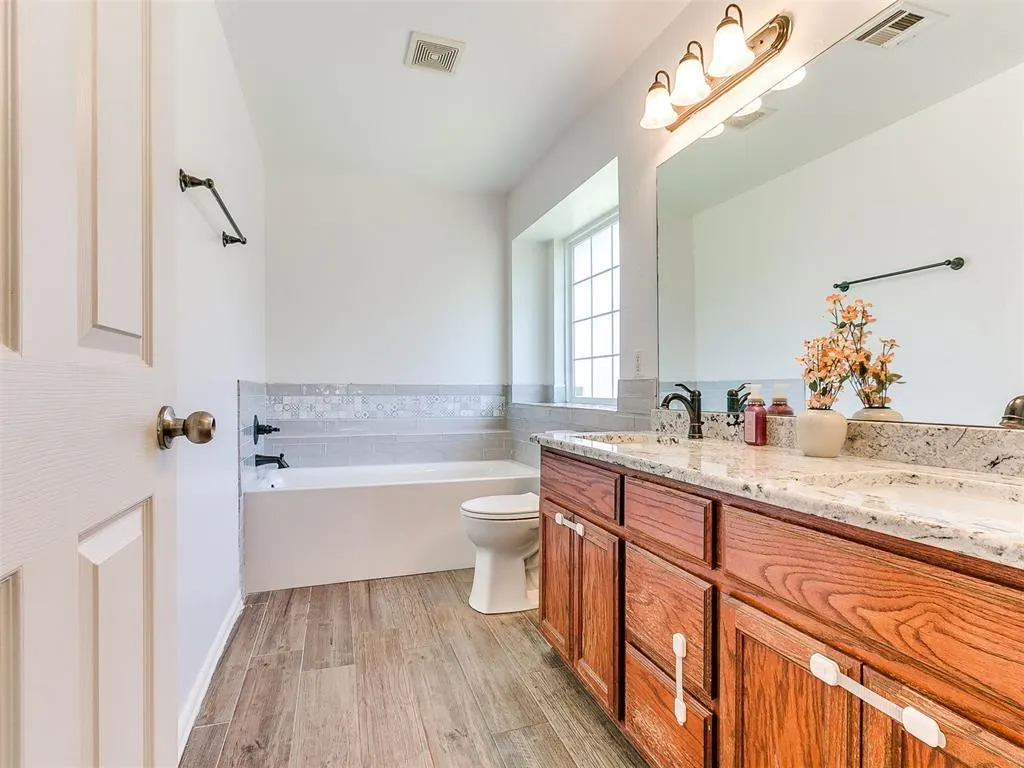 Photo 18 — 16104 Cantera Creek Drive, Edmond, OK 73013