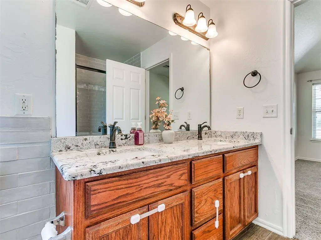 Photo 19 — 16104 Cantera Creek Drive, Edmond, OK 73013
