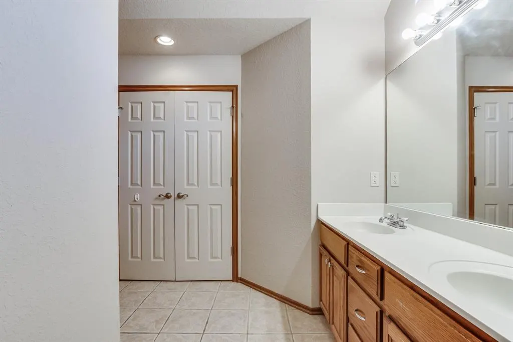 Photo 10 — 5012 Eric Drive, Oklahoma City, OK 73135