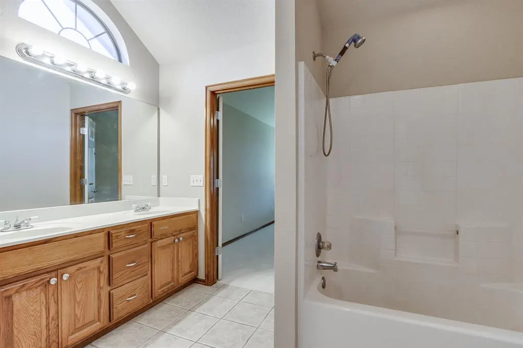 Photo 11 — 5012 Eric Drive, Oklahoma City, OK 73135
