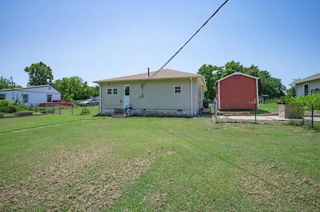Photo 7 — 211 2nd Street, Stroud, OK 74079