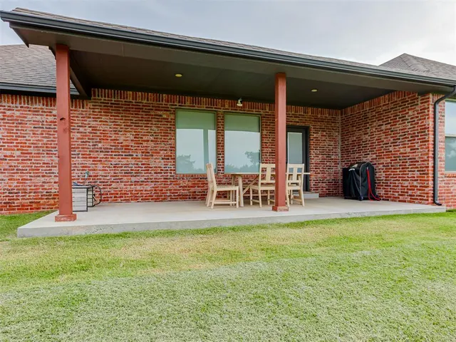 Photo 4 — 1781 Porter Street, Guthrie, OK 73044