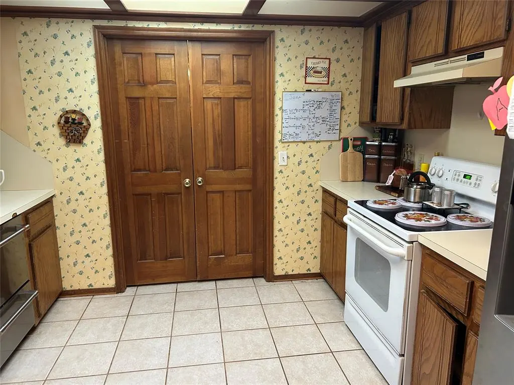 Photo 9 — 12008 SW 4th Street, Yukon, OK 73099