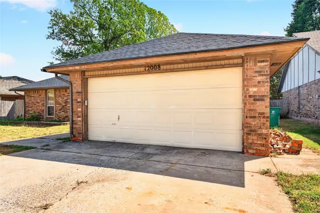 Photo 2 — 12008 SW 4th Street, Yukon, OK 73099